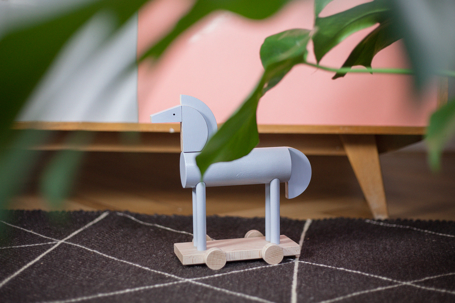GRISEON horse on a brown woolen carpet KUTULU-home-Griseon